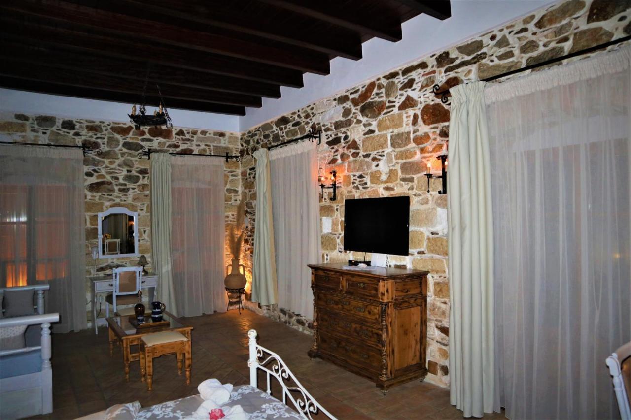 Saint George Valsamitis Superior Apartment Katapola Exterior photo