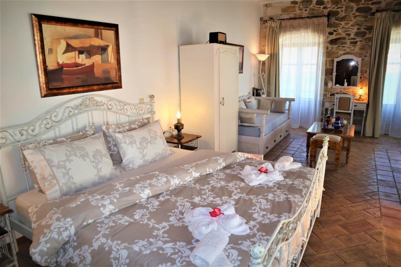 Saint George Valsamitis Superior Apartment Katapola Exterior photo